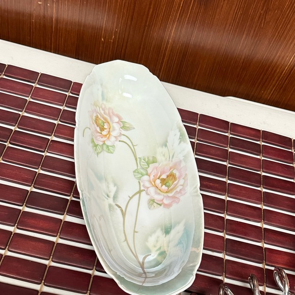 Antique LEUCHTENBURG Germany Porcelain majestic Roses tray - Picture 6 of 15